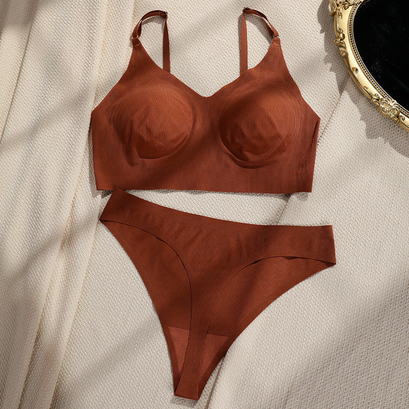 Big Breasts Showing Small Sports Thread Bra Set