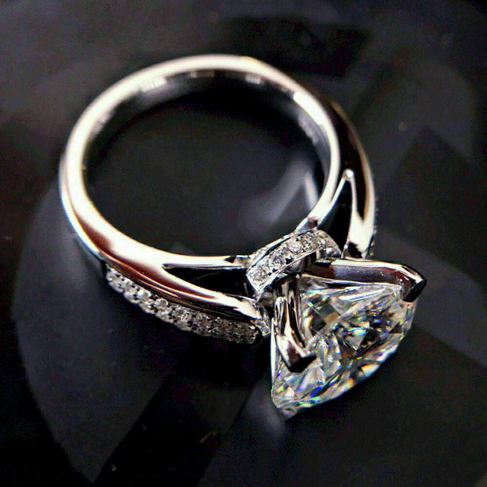 Luxury fashion four claw flower bud simulation diamond ring engagement and proposal ring